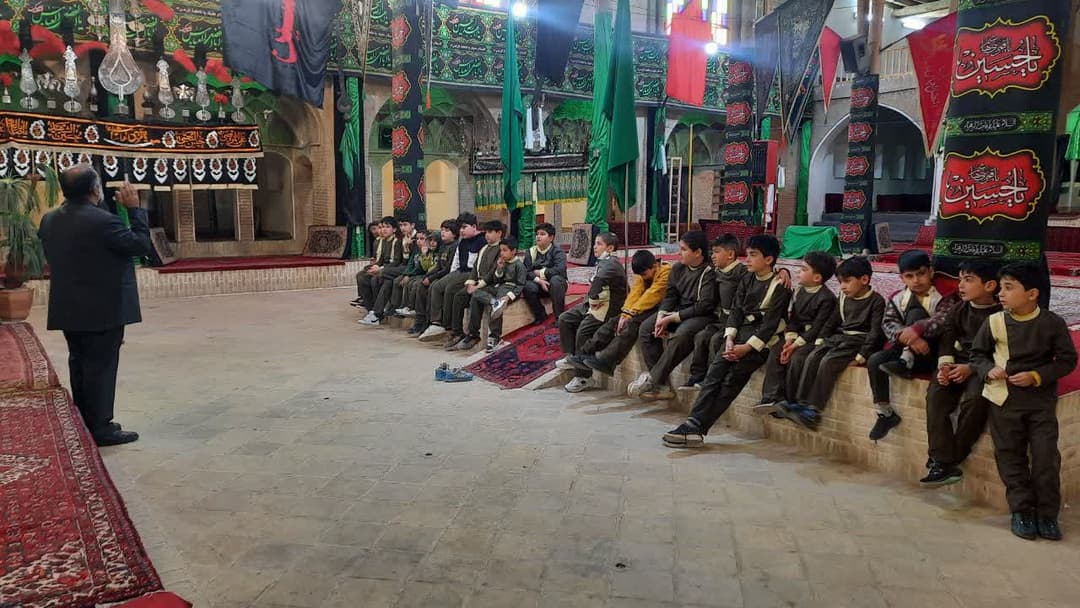 آشنایی با مکان های تاریخی و مذهبی