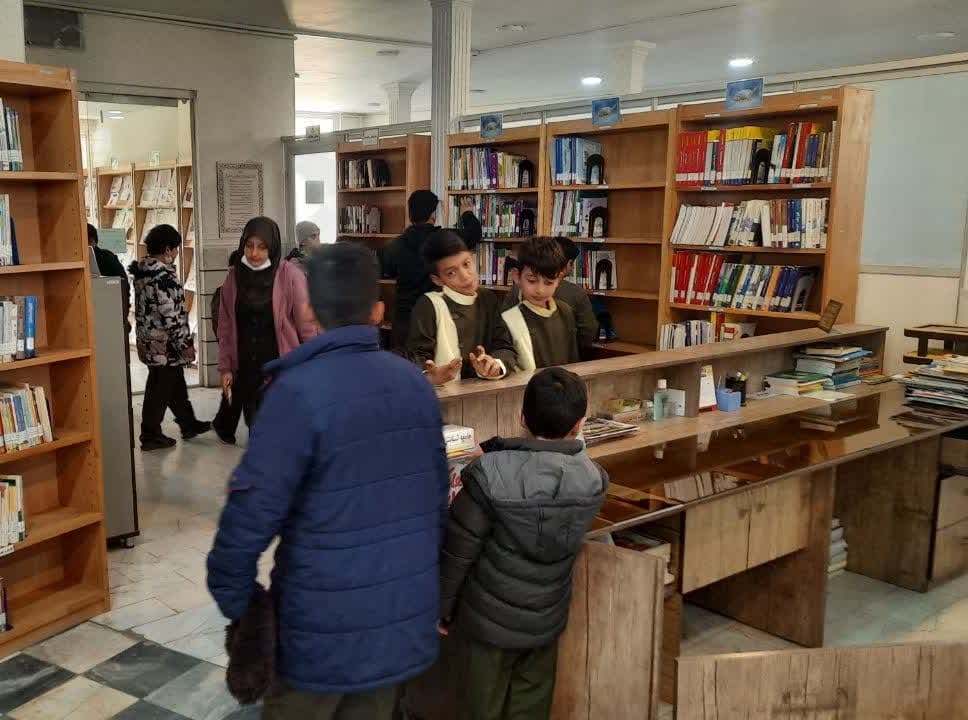 بازدید مرتب از کتابخانه